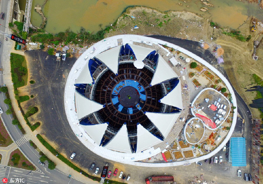 World's largest transparent-domed bar under construction
