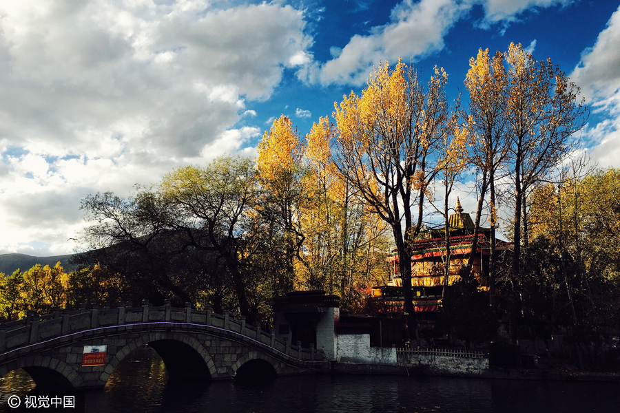 Autumn drapes Lhasa in beautiful colors