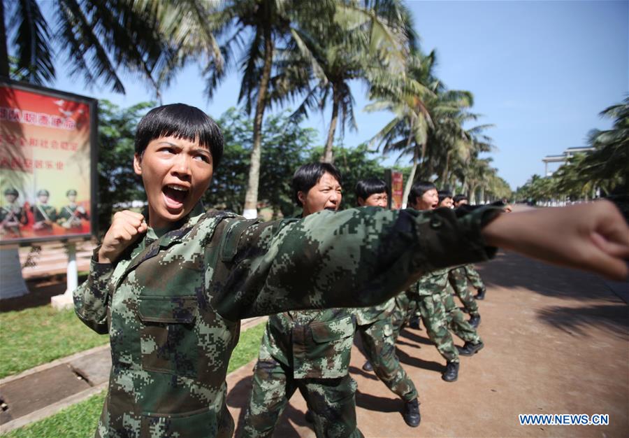Female soldiers take training in Hainan