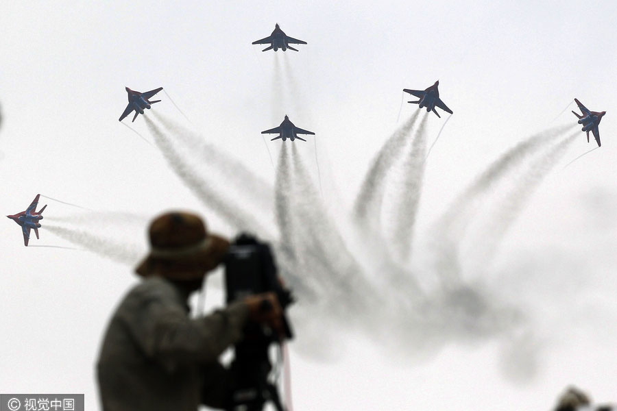 Jet fighters, bombers and flying pandas ready for Air Show China