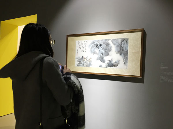 Wuhan University exhibits artwork from alumni
