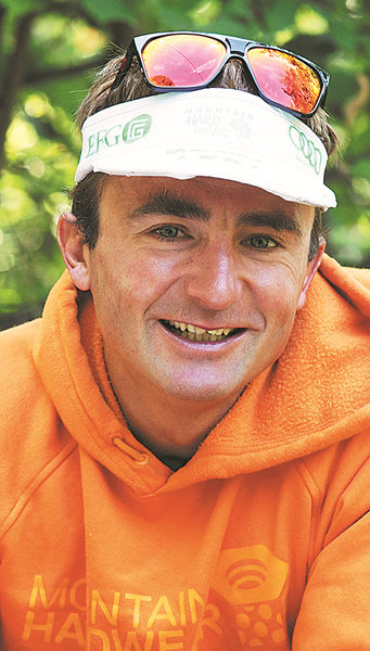 Famous Swiss climber killed in fall near Mount Qomolangma