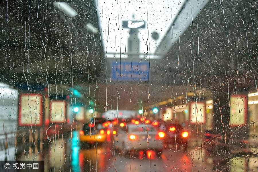Rain disrupts public transport