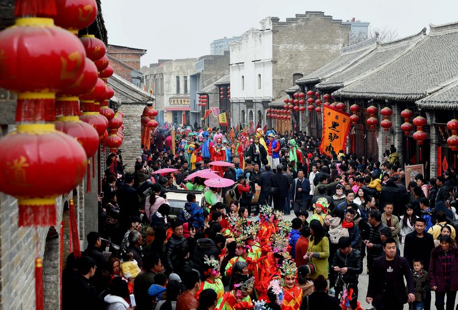 Temple fair with 700 years history staged in Henan
