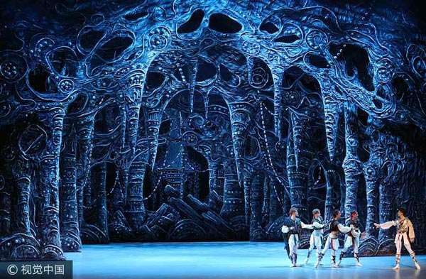 Russian ballet adds poetry to N China