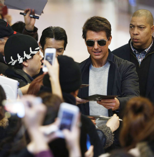 Tom Cruise promotes movie 'Jack Reacher' in Tokyo