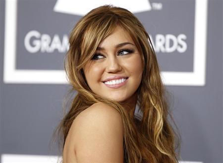 Pop star Miley Cyrus says she's no 'twerk queen'