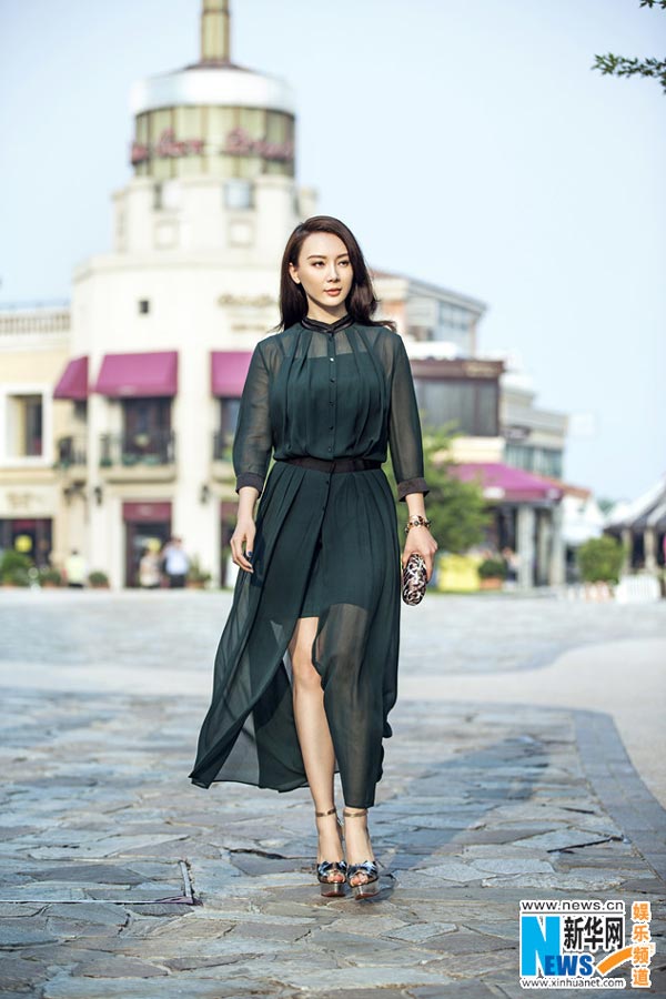 Elegant Chen Shu in fashionable high heels