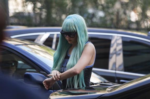 Actress Amanda Bynes leaves facility after psychiatric treatment