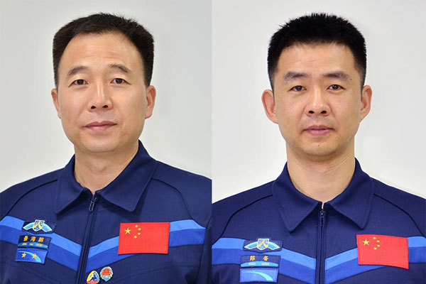The space blue: China unveils new astronaut suits