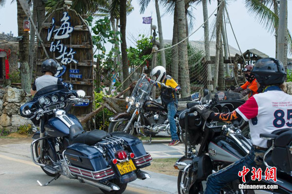 Harley motorcade shows up in Boao, Hainan
