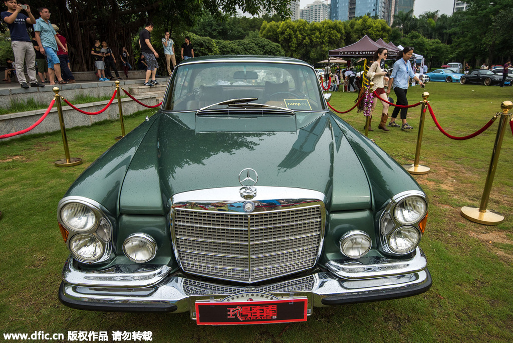 Vintage cars dazzle in Shenzhen