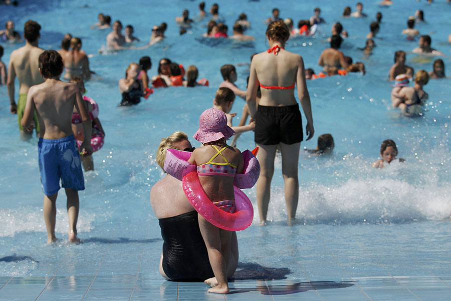 Western Europe swelters in heat wave