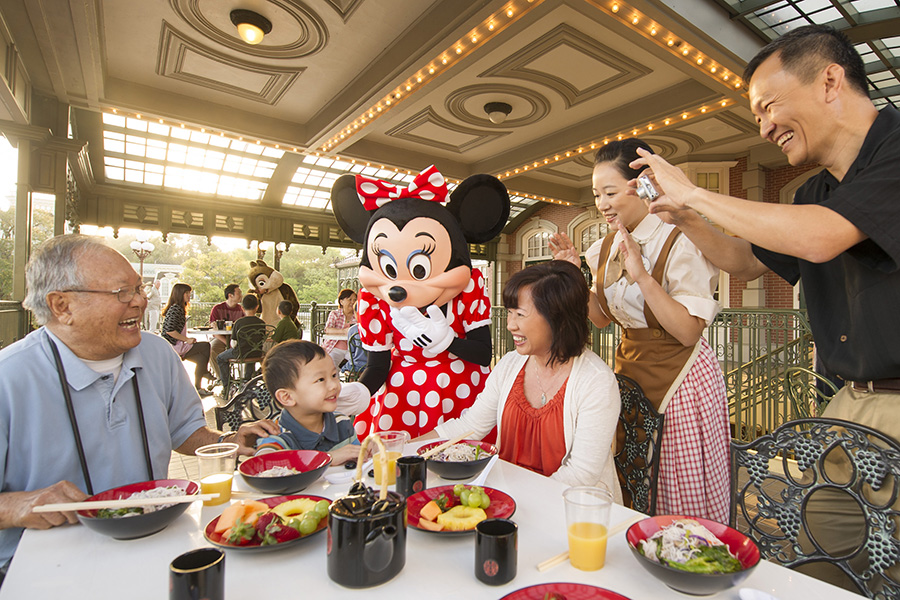Disney unveils attractions at planned resort in Shanghai