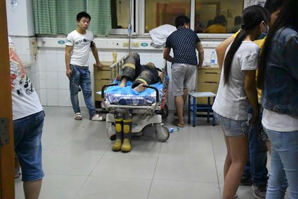 Hospitals flooded with injured, volunteers