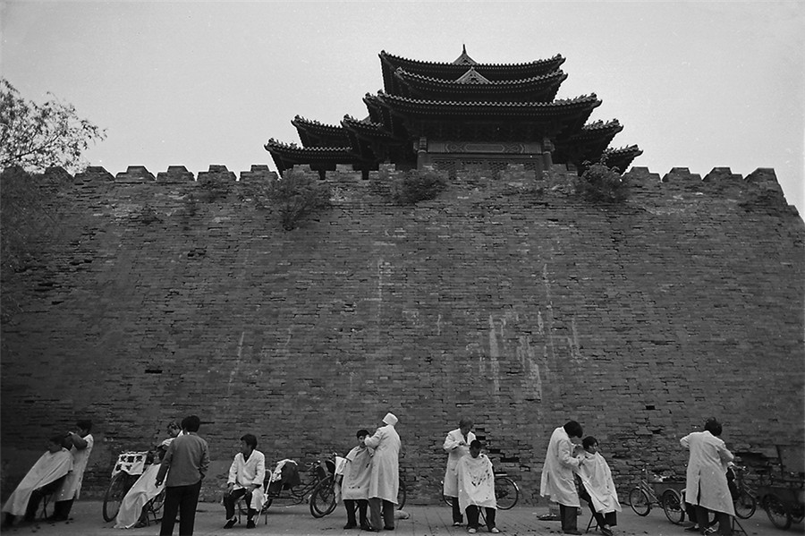 1990s flashback to Forbidden City: Chinese haircut, paying for loo