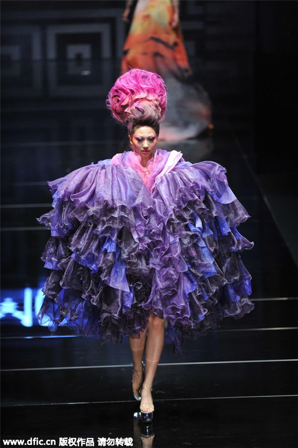 Traditional Chinese elements dazzle at China Fashion Week in Beijing