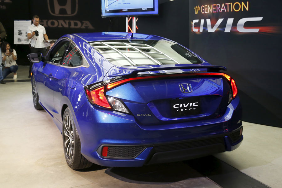 Automakers debut key models at LA Auto Show