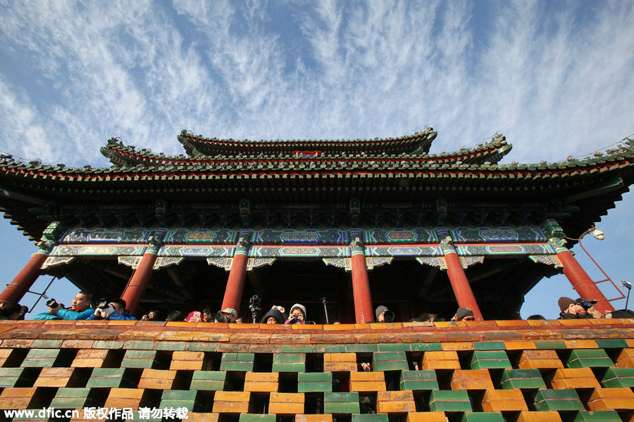 Beijing greets the sun after 19 days of gloom
