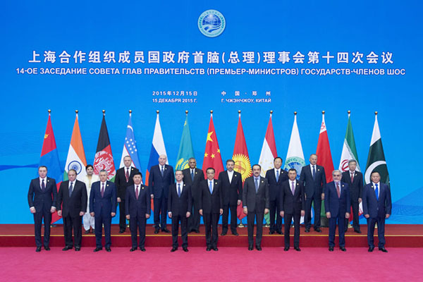 Leaders pose for group photo at SCO meeting