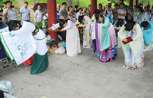 Group wedding ceremony in Xinjiang