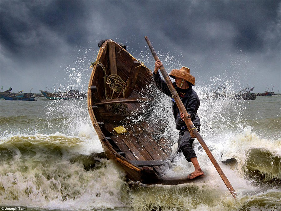 Photograph portraying Chinese fishermen wins top prize