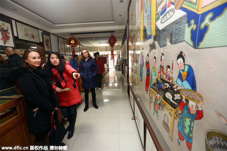 MIT students savor Chinese woodblock art in Tianjin