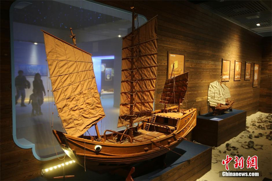 Cultural relics from 800-year-old ship on display in E China