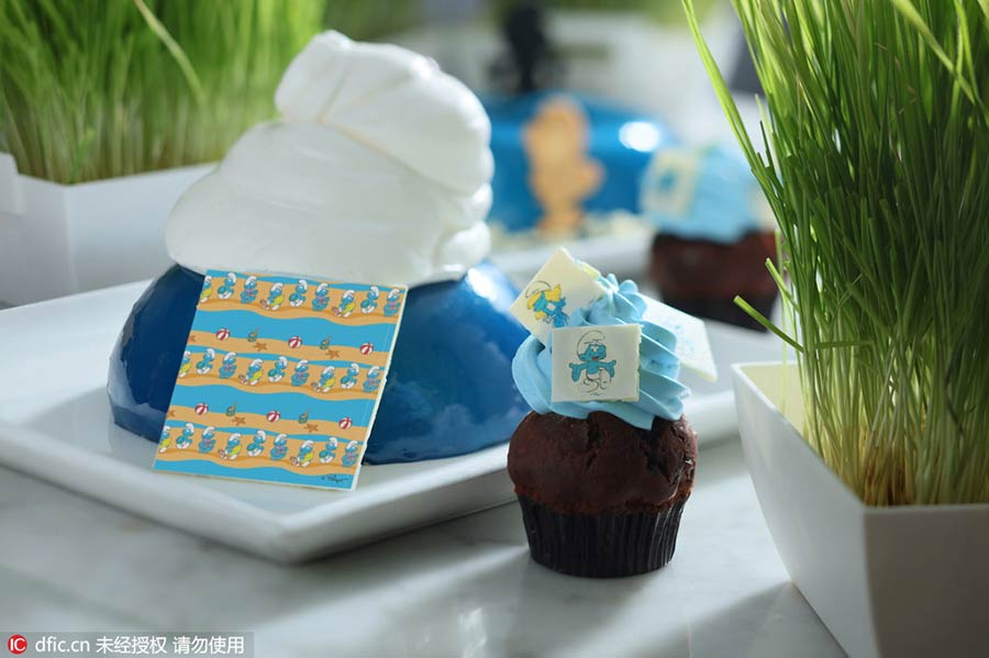 Smurfs-themed desserts delight the eyes