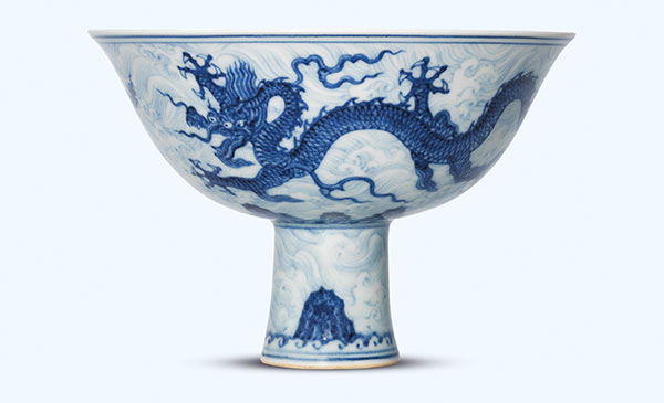 Chinese ceramics hammered off for high price at Christie's auction