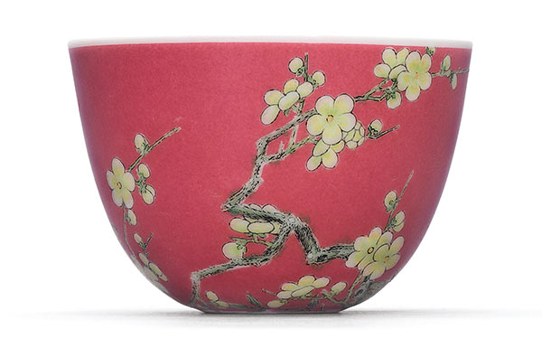 Chinese ceramics hammered off for high price at Christie's auction