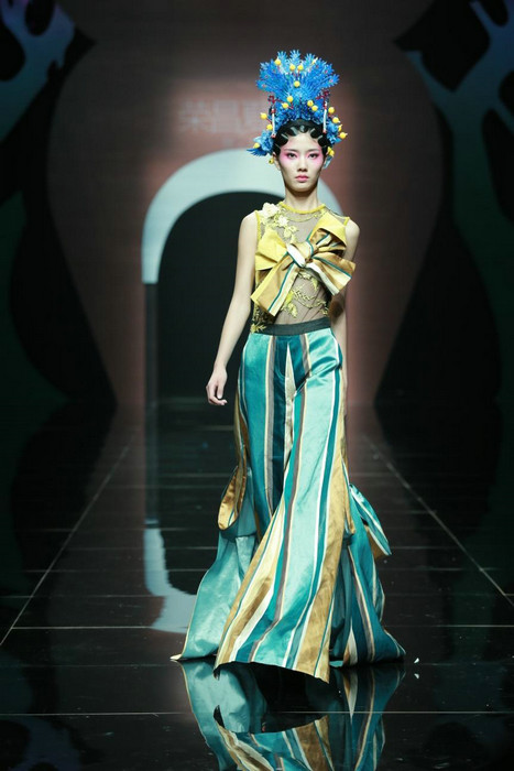 Rongchang ramie show shines in Beijing Fashion Week[23]- Chinadaily.com.cn