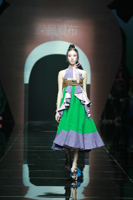 Rongchang ramie show shines in Beijing Fashion Week[35]- Chinadaily.com.cn