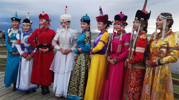 Bayanbulak Grassland: Tuerhute Mongolians build their promised land