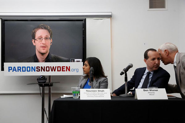 Snowden deserves not only pardon, but also the Nobel Peace Prize