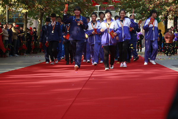 Celebrity students walk the red carpet