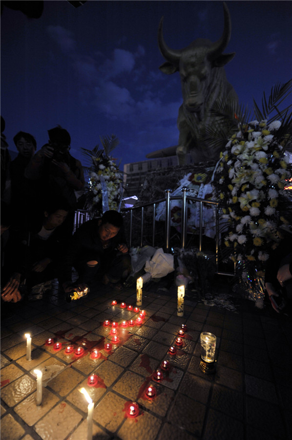 Citizens mourn victims of Kunming terror attack
