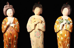 Culture Insider: Imperial dresses worn by concubines in Qing Dynasty