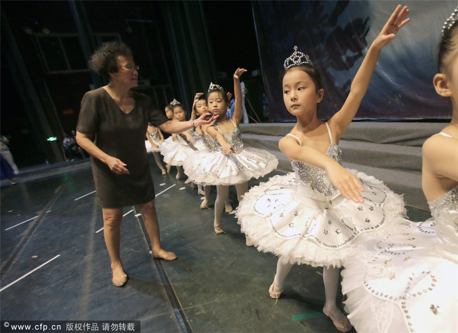Old couple bring children's ballet to theater