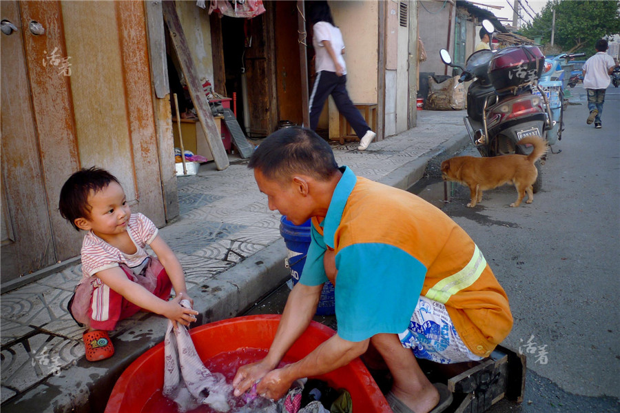 Children of migrant sanitation workers