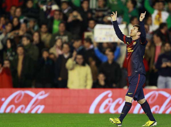 Messi breaks record with 86th goal of year