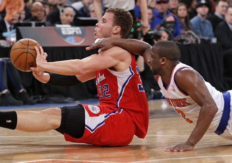 Healthy Clippers get back on track with win over Knicks