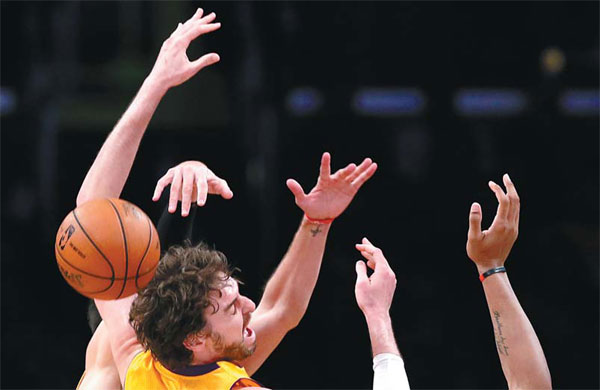 Lakers get No 7 seed; Anthony wins scoring title
