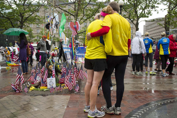 Runners complete Boston Marathon to honor victims