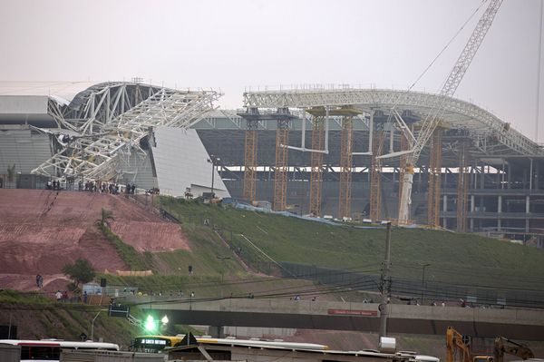 Crane collapses at World Cup Stadium in Brazil, 3 killed