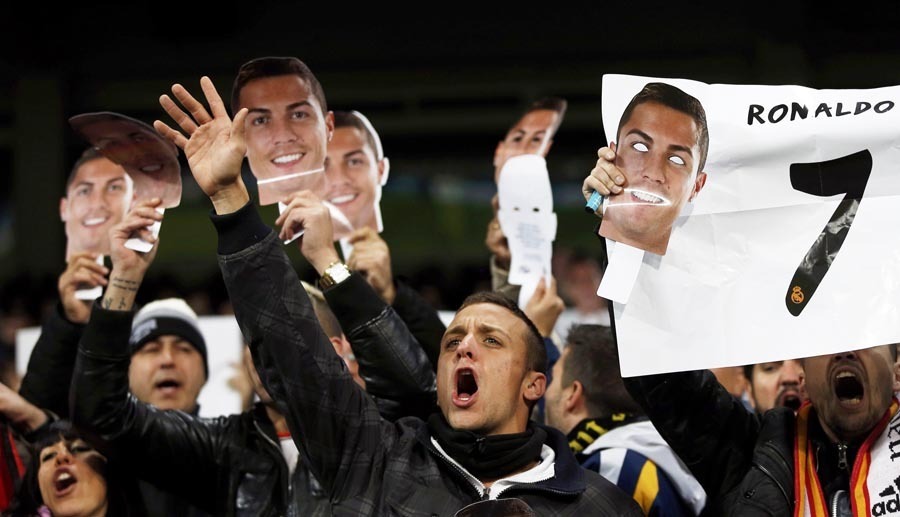 Ronaldo placards sweep Real Madrid's home stadium