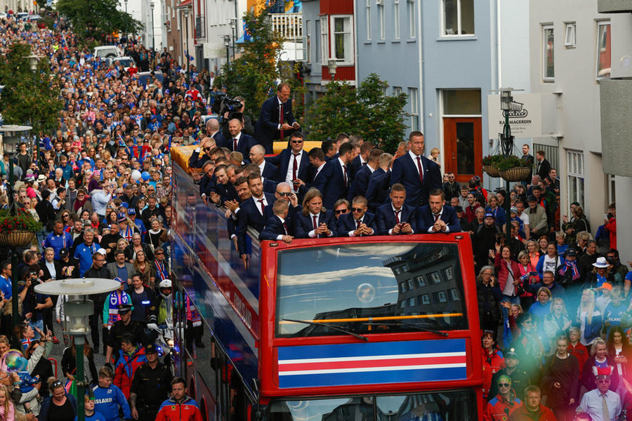 Iceland soccer team gets hero's welcome back home in Reykjavik