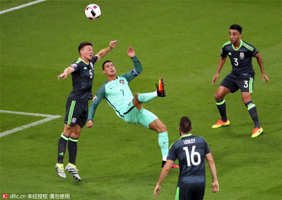 Ronaldo powers Portugal into Euro 2016 final