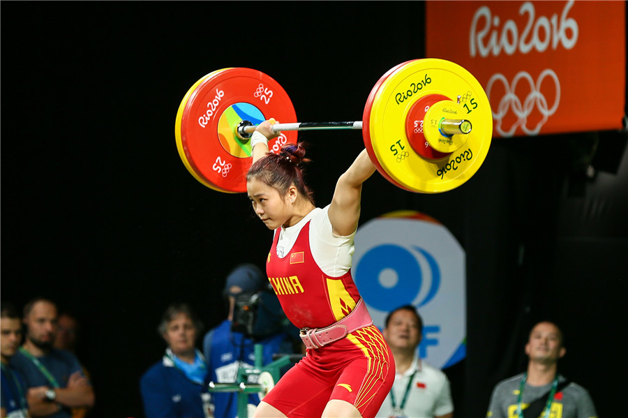 Weightlifter Deng Wei breaks world records