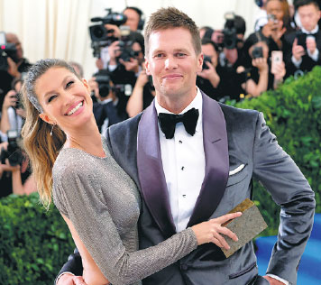 Super Bowl hero Brady played with concussion, says wife